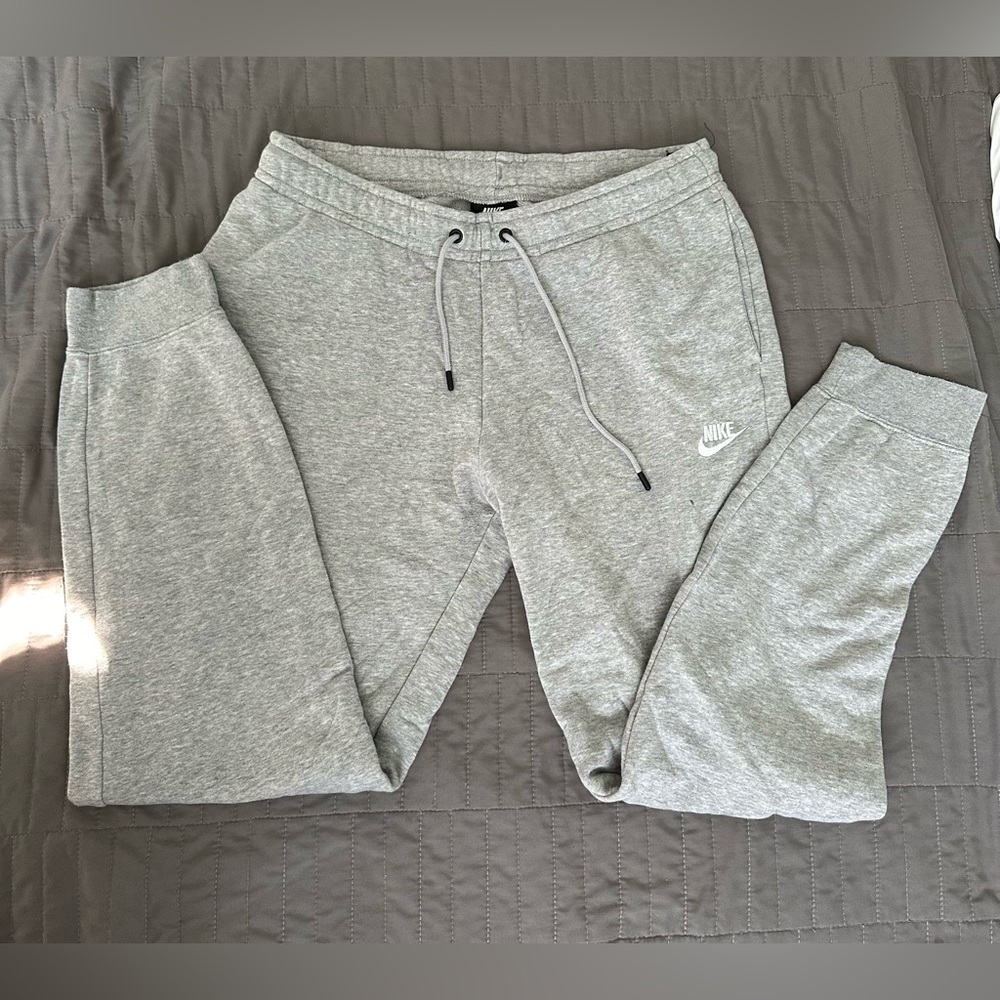 Nike Grey Sweatpants | Size Medium